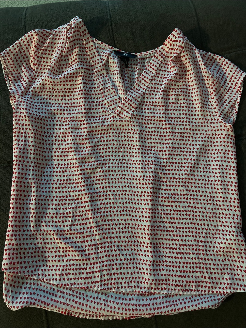 H&M White Top with Red Heart Print V-Neck Cap Sleeve